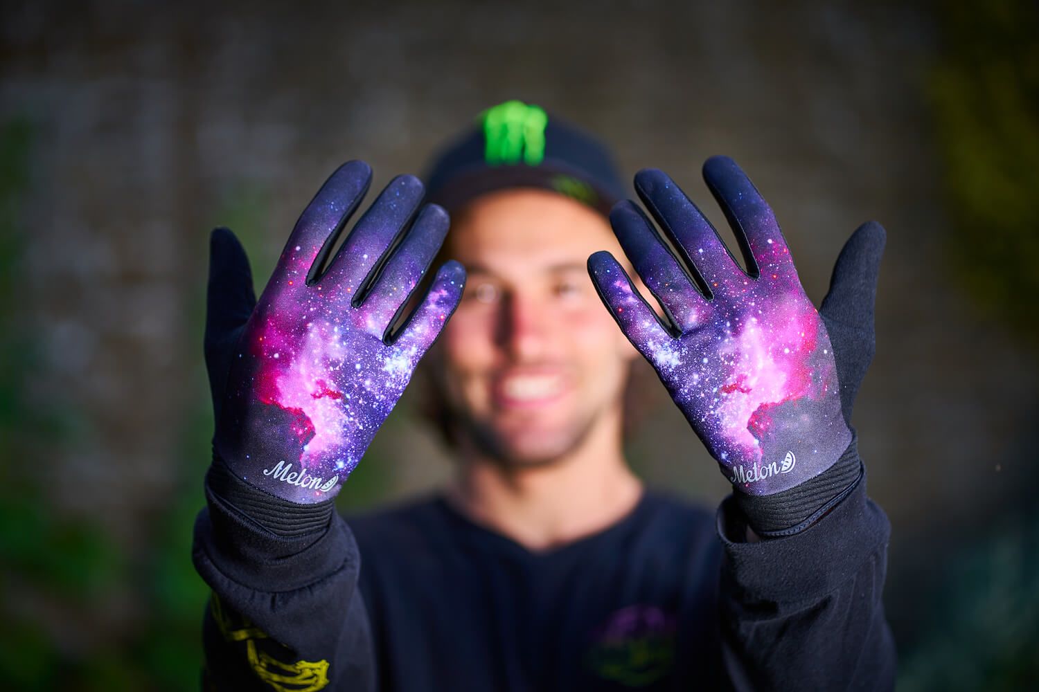 Melon Optics MTB Gloves (lifestyle) - Galaxy 4